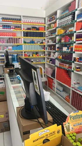 Vendo Mobília de farmacia compelta 