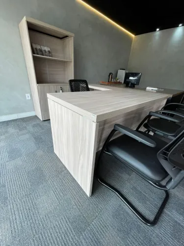 Conjunto de Mesa e Armários para Escritório - LOJA IKONMIXOFFICE