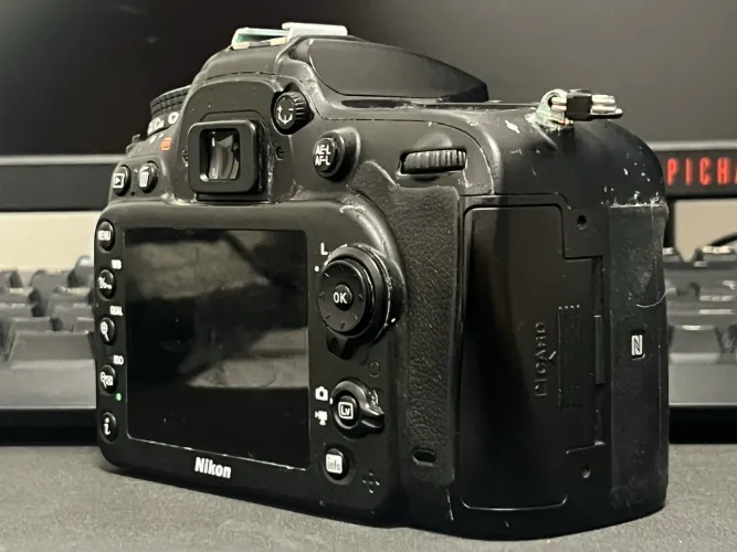 Nikon D7200 - Corpo (Usada)