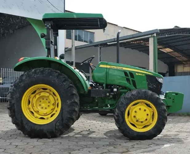 Trator John Deere 2023