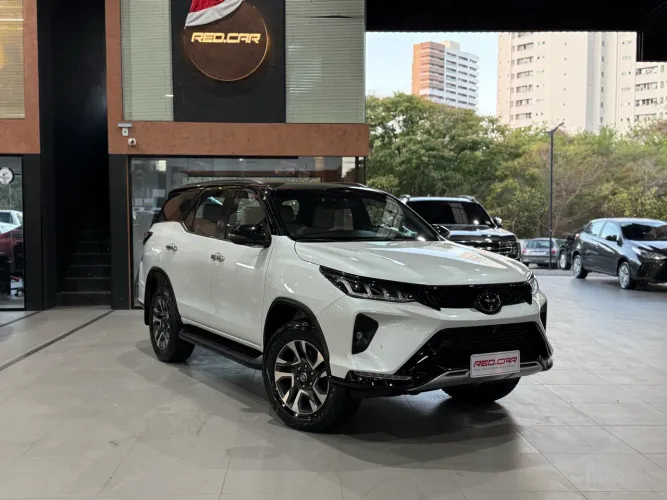 Toyota Hilux SW4 Diamond 2.8 TB 4X4 Die. Aut. 2024