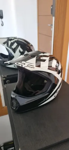 Capacete FOX RAMPAGE para ciclismo