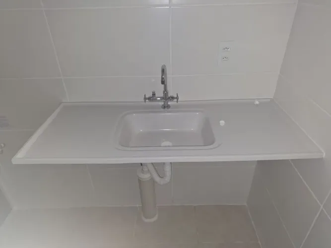 Pia de cerâmica nova