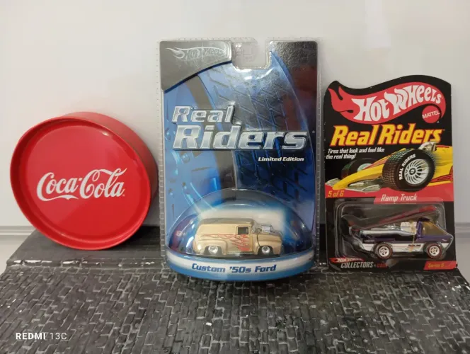 Lote carrinhos em miniaturas Hot Wheels - escala 1/64 - lote completo ou avulsas