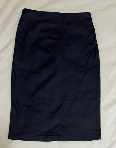 Saia Jeans azul escuro tamanho P