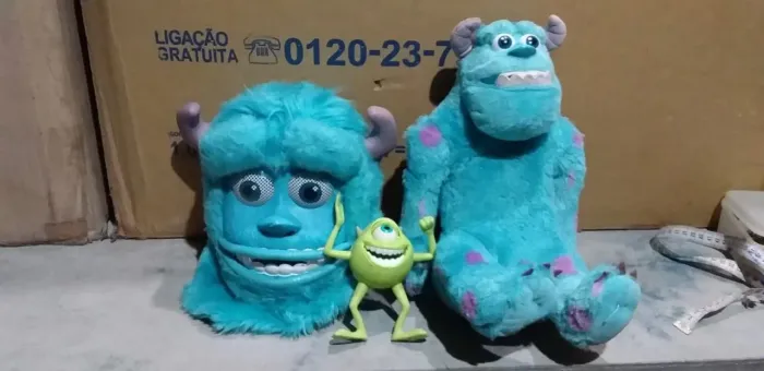 Kit Monstros S.A. - Pelúcia e Máscara