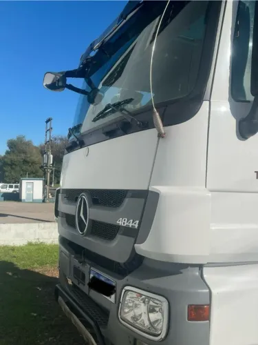 CAMINHÃO MERCEDES BENZ 4844 2016 8x4 no chassi
