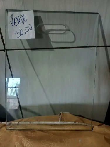 Tampa/tábua de Vidro com Alça - R$30,00
