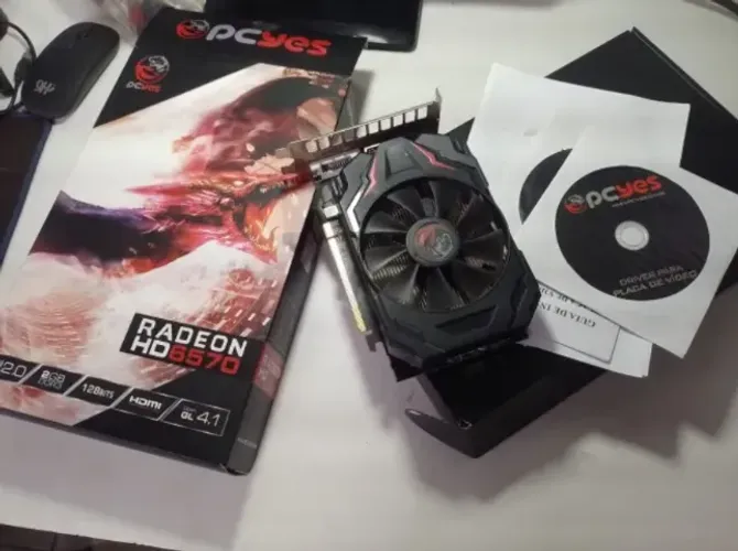 Placa de Vídeo Radeon HD 6570 2GB (Com defeito)