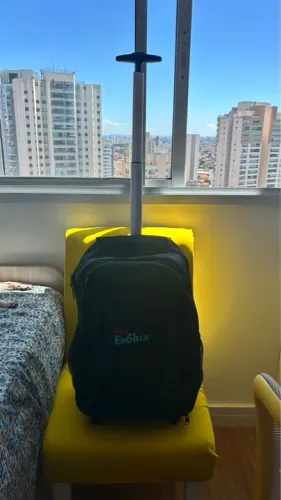 Mochila de rodinha com haste