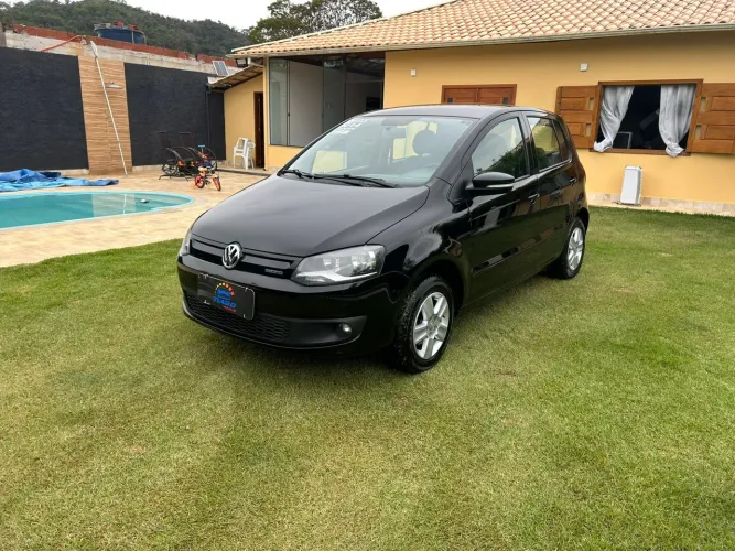 Volkswagen Fox Bluemotion 1.0 MI Total Flex 12V 5P 2014