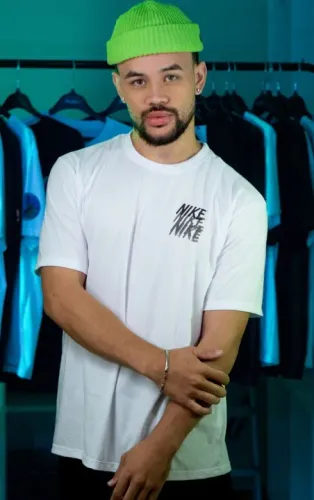 Camiseta Nike Repeat 