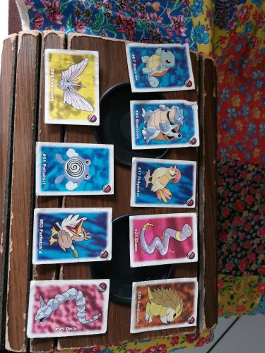Coleção de figurinhas Pokémon Antigas