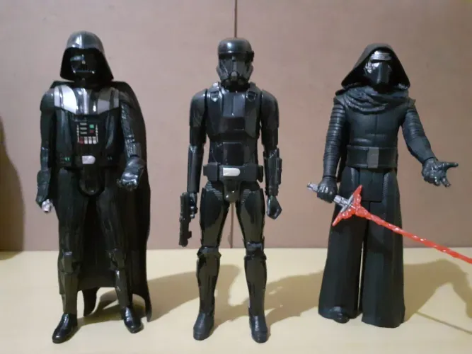 Kyle Ren, Darth Vader e AWR Black Trooper