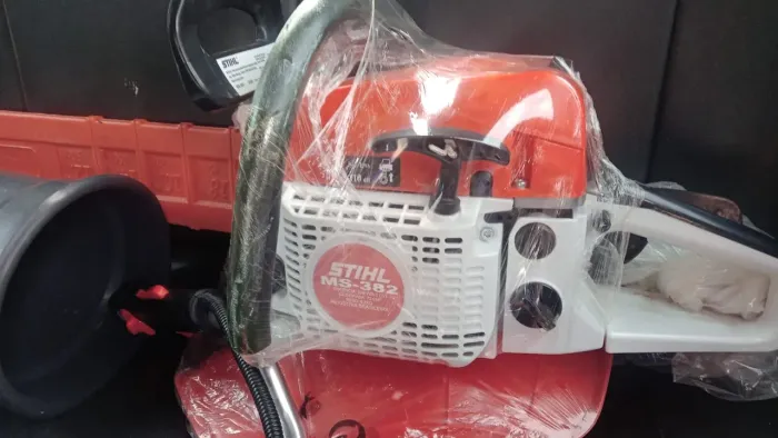 Moto serra stihl 382  zero de 4400 por 3000 mil urgente