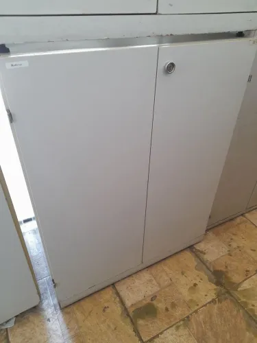 Armário 2 portas médio - em ótimo estado