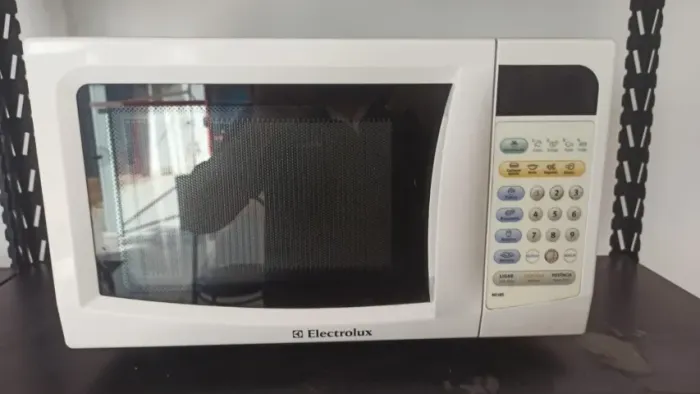 FORNO MICROONDAS ELETROLUX 17 LITROS