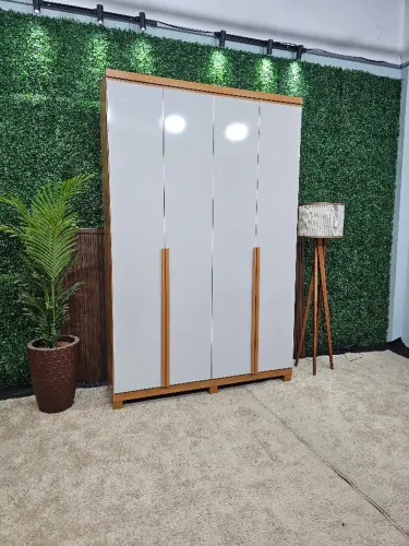 Guarda Roupas 4 Portas