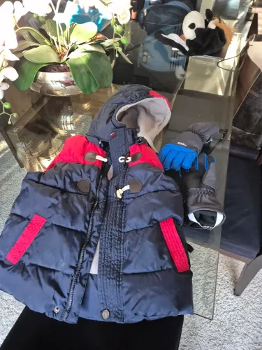 Casaco e luvas de frio infantil - Perfeito para o inverno!