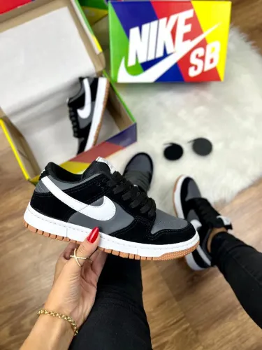 Nike SB Dunk Low - Black/Grey