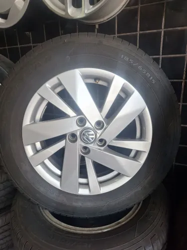 Rodas + pneus 15 Polo 2025 original VW roda e pneu novo