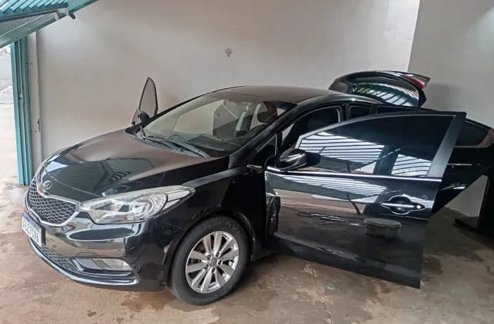 Kia Motors Cerato 1.6 16 V Flex Mec. 2013