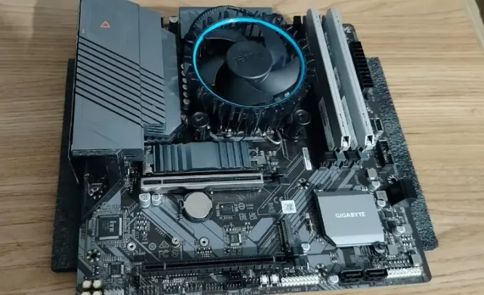 Kit i5-12400f + placa mãe B660M GAMING X DDR4