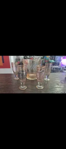 5 Belíssimas e Antigas peças para servir bebidas 