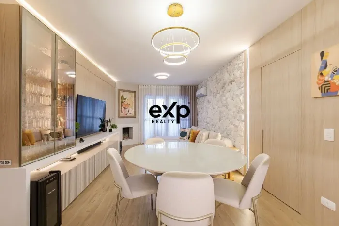 Ótimo Apartamento Mobiliado à Venda em Vila Izabel - Curitiba