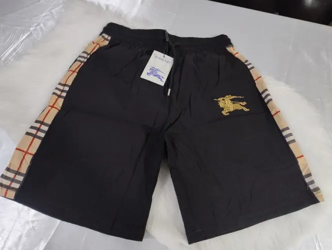 Bermuda Burberry tamanho G serve M também nylon foto real