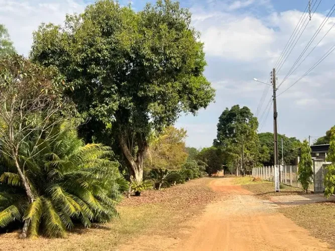 Chácara Condomínio Vale das Cachoeiras, 1.980m², 2 Frentes, Cercada, Pomar, Aragoiânia