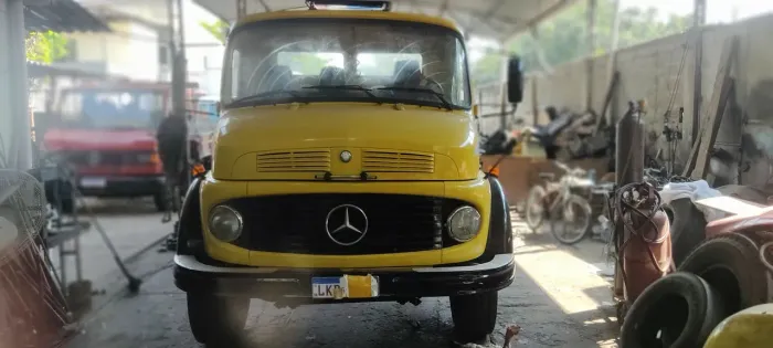 Lindo caminhão MB 1513 ano 1981 INTEIRAÇO