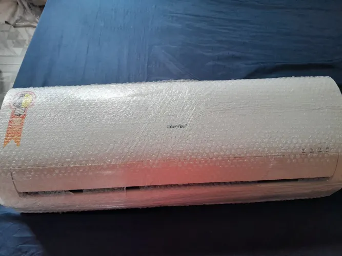 Vendo um ar condicionado 1200btus em excelente estado no valor de 1 mil reais .