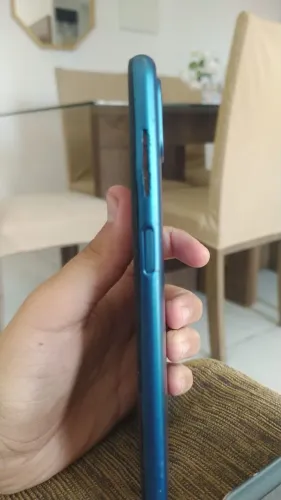Vende-se celular a12 semi novo