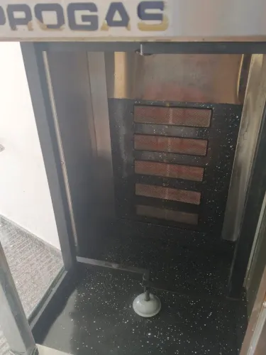 Máquina de assar frango
