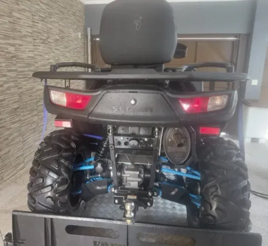 Quadriciclo 570 cc