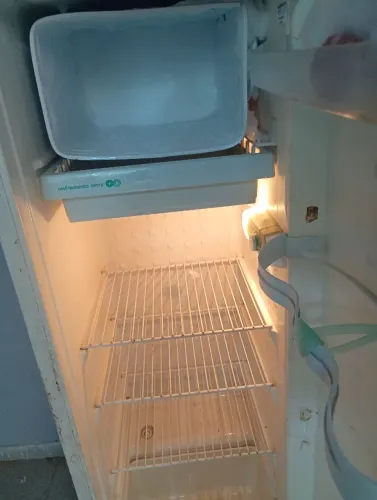 Vendo geladeira R$ 300
