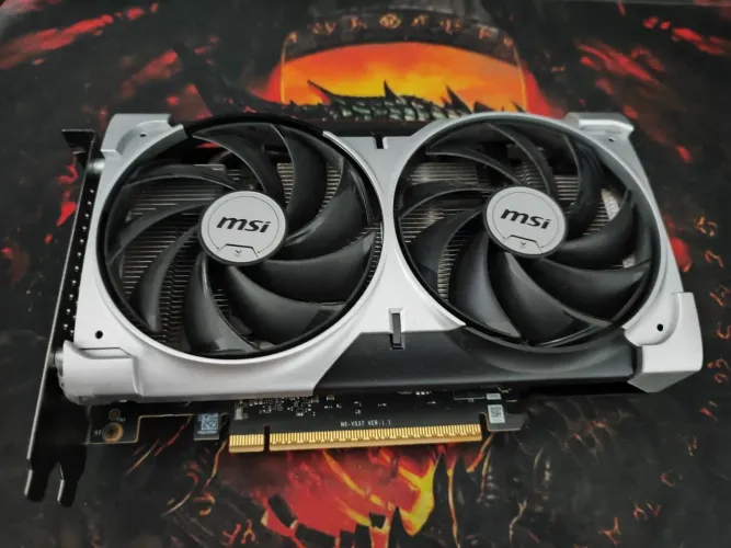 Placa de video MSI RTX 5060 8gb