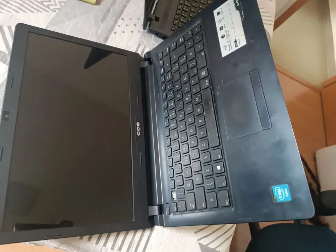 VENDO 2 NOTEBOOKS, IDEL PARA USO/ REPARO OU PEÇAS