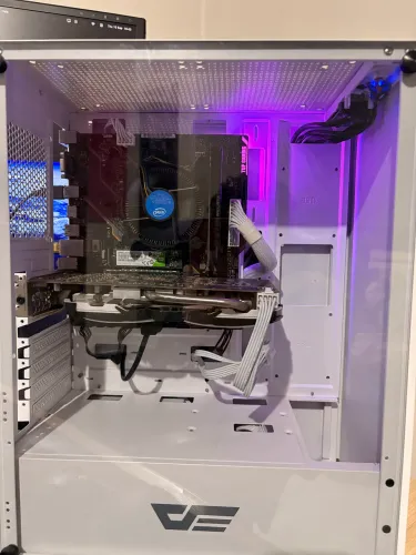 PC GAMER | i3 9100f | RX 570 | 16gb RAM