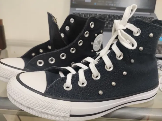 Tênis feminino Chuck Taylor Studded cano alto preto | Converse All Star