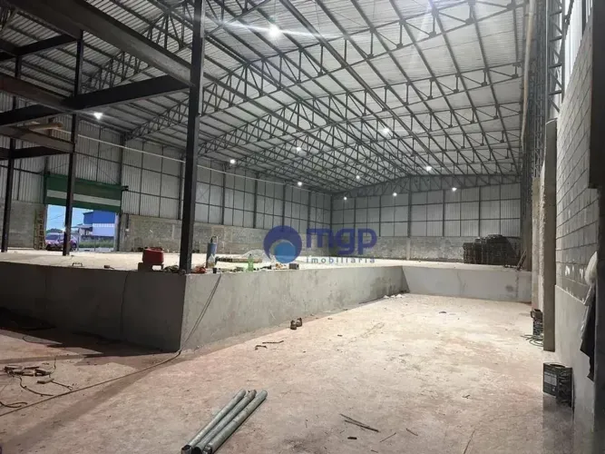 Galpão à Venda Próximo à Rodovia Dom Pedro I - 1.600 m²"