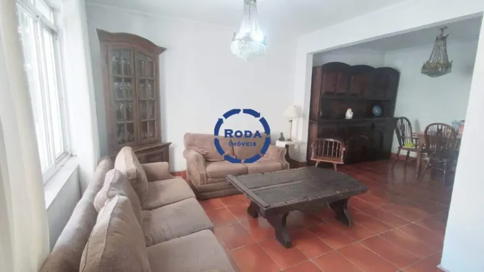 Sobrado à venda com 3 dormitórios e 2 vagas no Boqueirão
