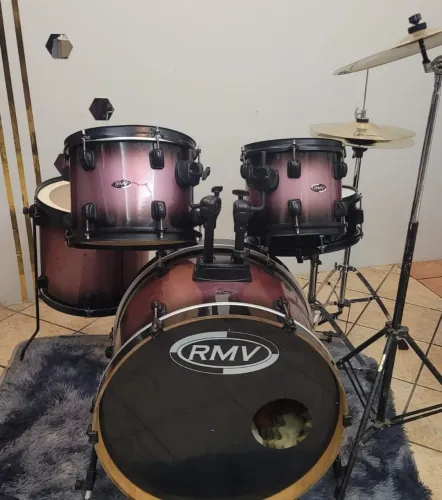 Bateria RMV Crossroad COMPLETA (Pronta p/ Tocar) + Pratos e Pedal