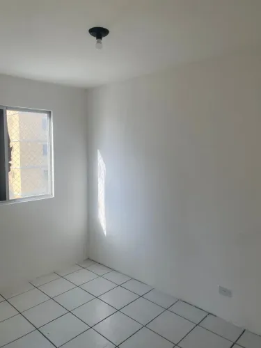 Alugo quarto no bairro Luzia