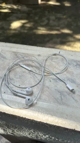 Fone de Ouvido com Fio Branco, Conector Lightning, Compatível com iPhone