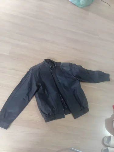 Vendo JAQUETA DE.COURO