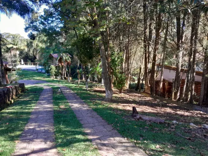 Chácara à Venda em Mairinque-SP, Bairro Alagoinha: 4 Quartos, 1 Suíte, 2 Salas, 5 Banheiro