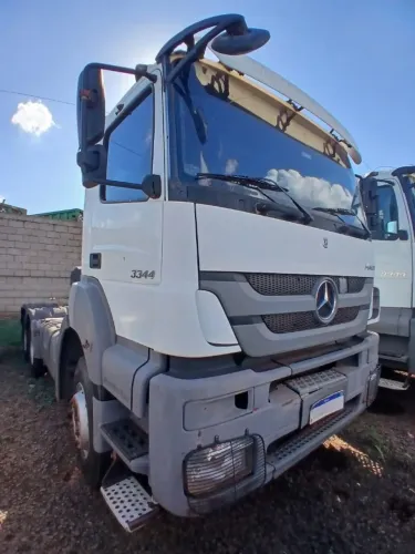 Cavalo Mercedes Axor 3344