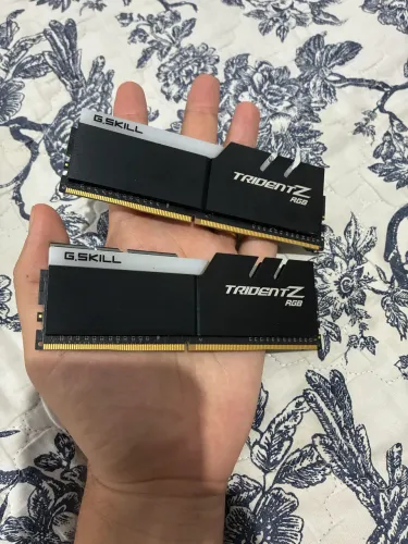 Memória RAM G.Skill TridentZ RGB 3200 MHz DDR4 16GB (8GBx2)